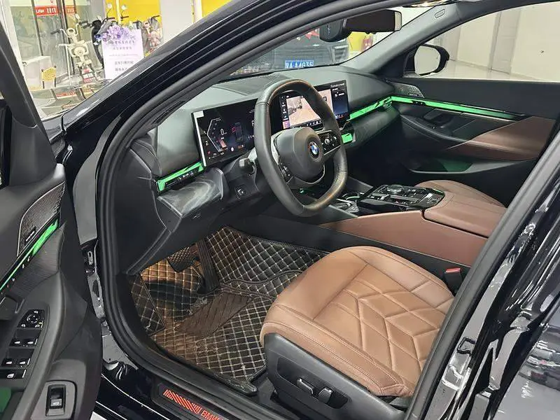BMW 5 Series 2024 530Li Leading Luxury Package — 8