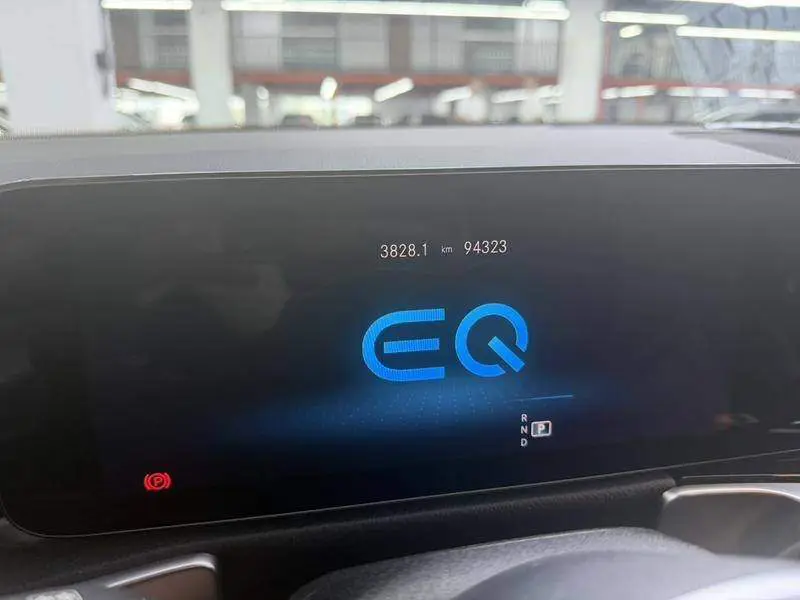 Mercedes-Benz EQB 2022 EQB 260 — 10