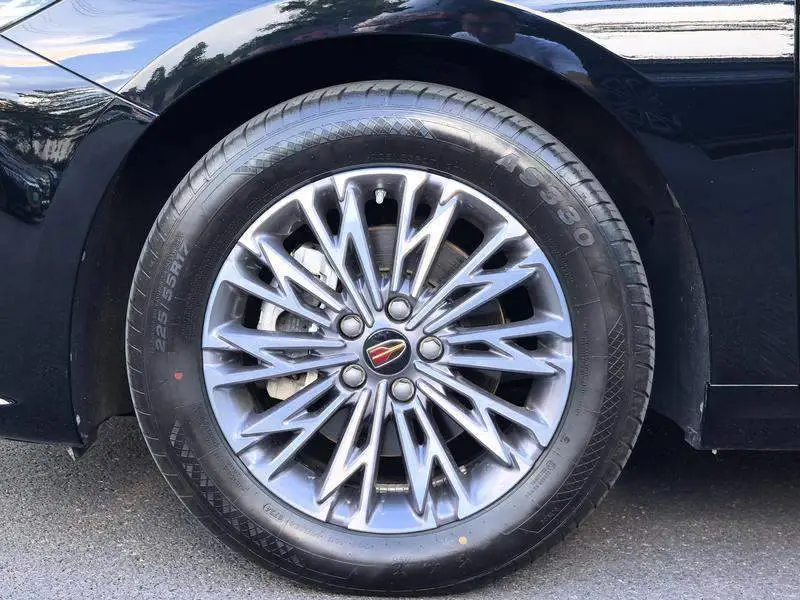 Hongqi H5 2024 1.5T DCT Zhilian Qiyue Edition — 7