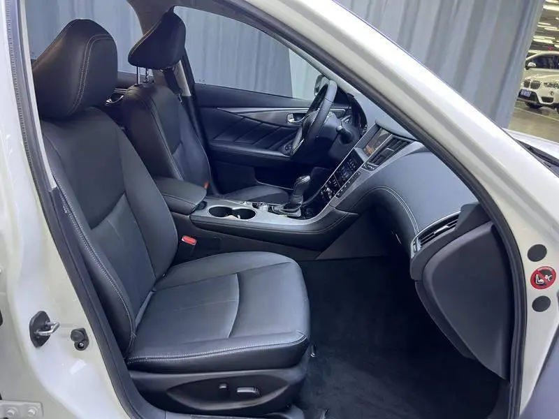 Infiniti Q50L 2018 2.0T Yixiang Edition National VI — 17