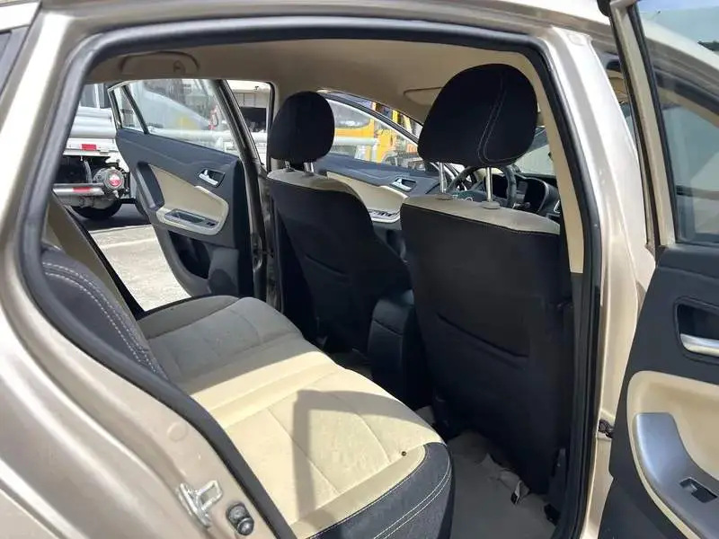 Familia 2014 M5 1.6L Automatic Elite — 9