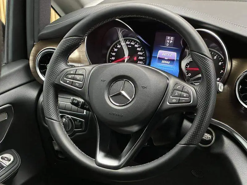 Mercedes-Benz V-Class 2020 V 260 L Long Wheelbase Luxury Edition — 12