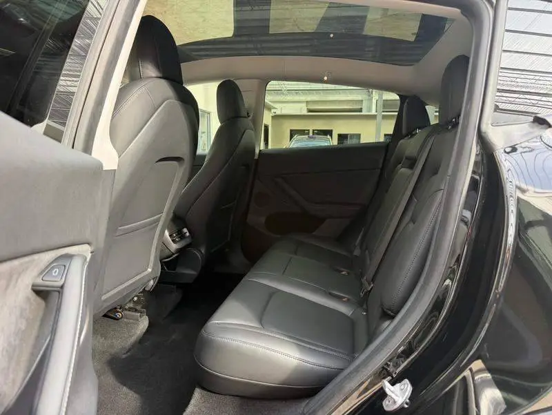 Model Y 2021 Long Range All-Wheel Drive — 16
