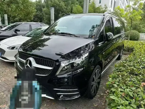 Mercedes-Benz V-Class 2022 V 260 L Long Wheelbase Premium Edition