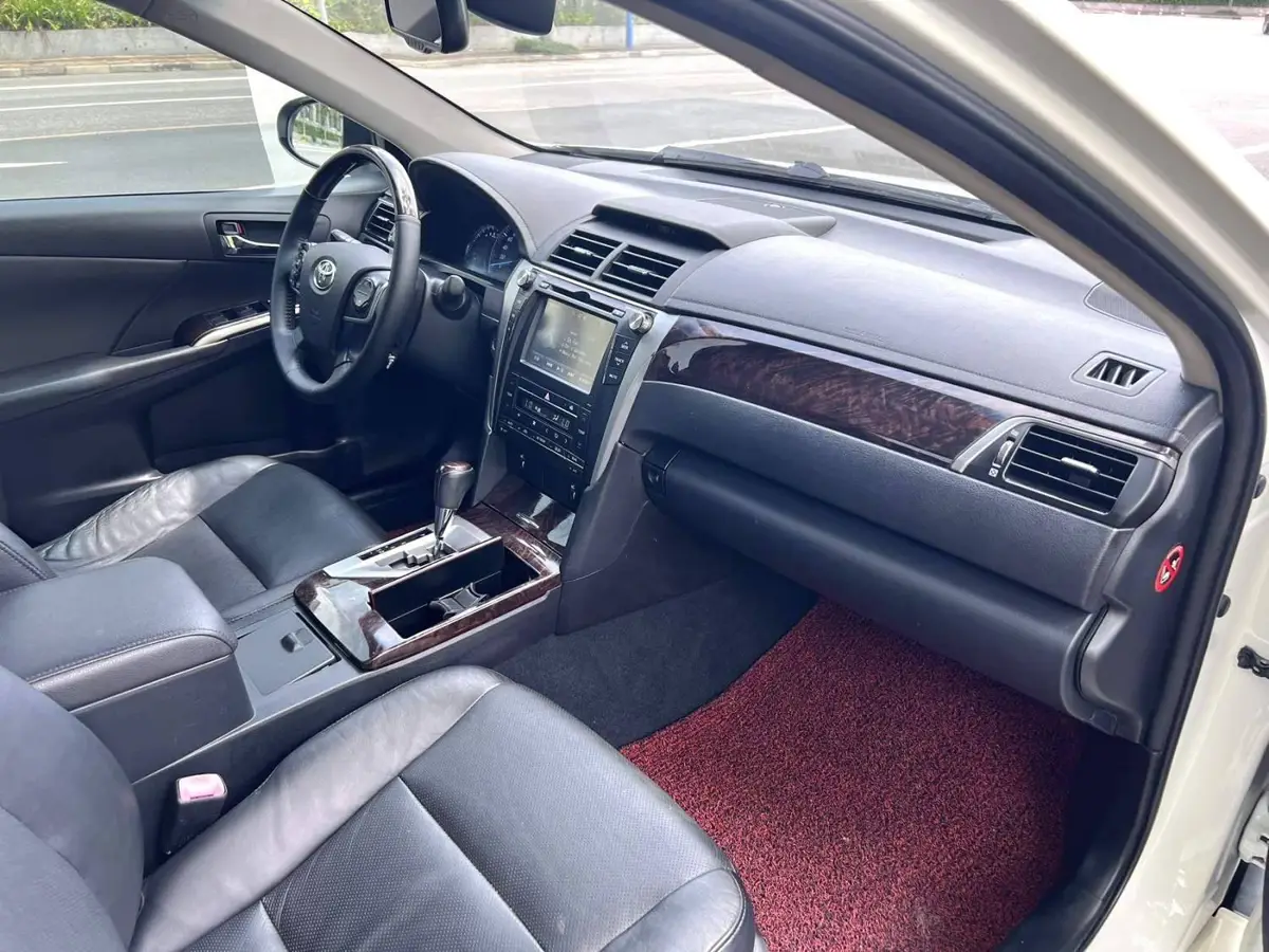 Camry 2015 2.5G Luxury Navigation Edition — 6