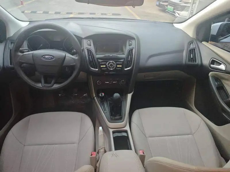 Fox 2017 Sedan 1.6L Manual Fashion Smart Edition — 8