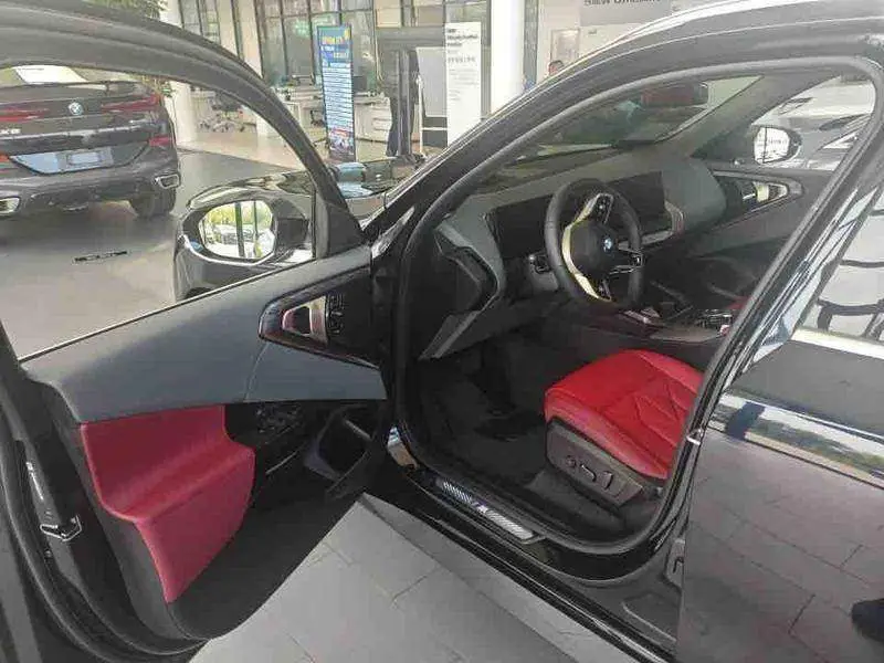 BMW X3 2025 xDrive30L Premium M Sport Package — 9