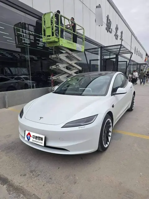 Model 3 2025 rear-wheel drive version