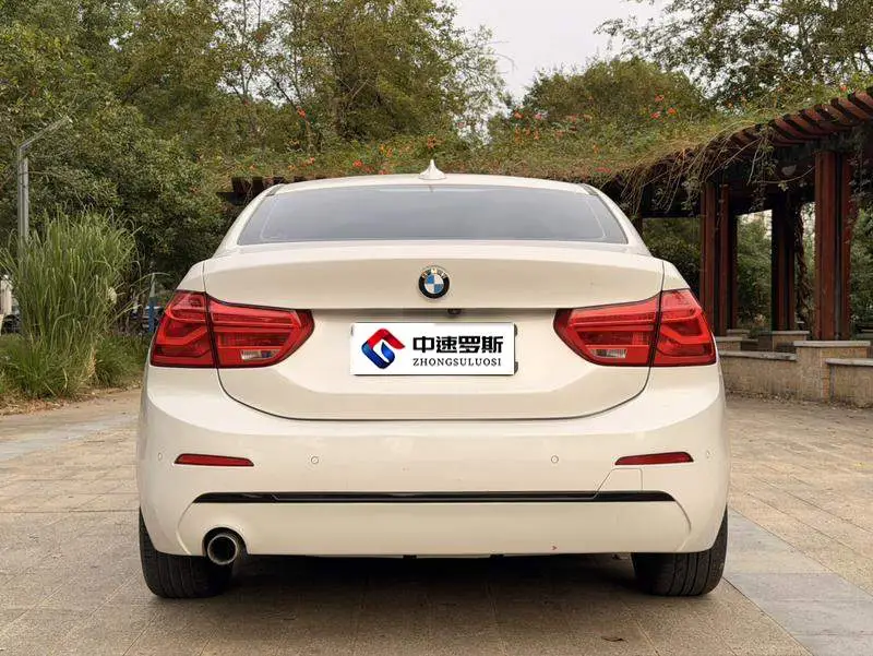 BMW 1 Series 2018 118i Sports — 4
