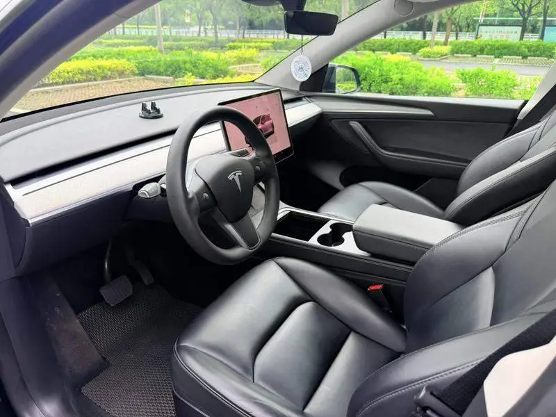 Model Y 2024 rear-wheel drive version — 8