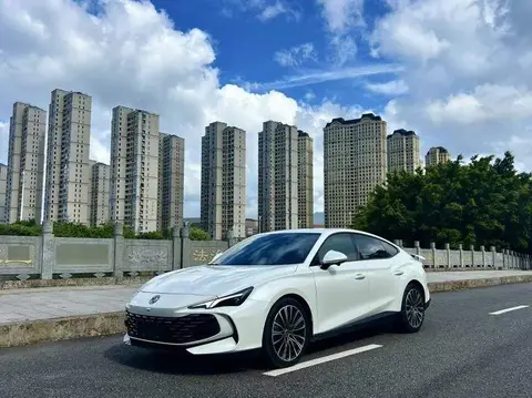 MG7 2023 2.0T Automatic Beauty Hunter Premium Edition