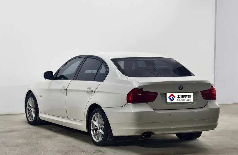 BMW 3 Series 2011 318i Leading Model — 5