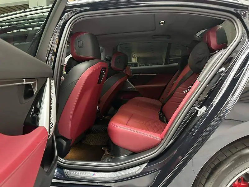 BMW 5 Series 2026 530Li Leading M Sport Package — 10