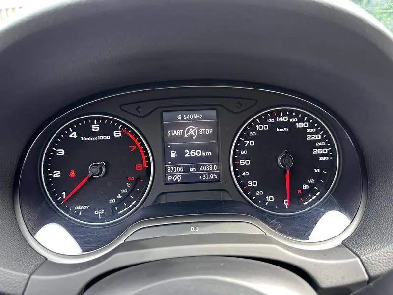 Audi A3 2017 Sportback 35 TFSI Sports — 9