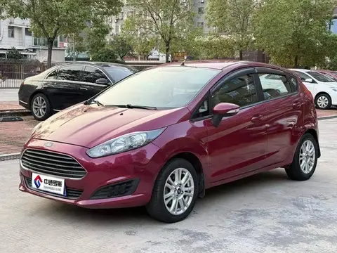 Carnival 2013 Hatchback 1.5L Automatic Fashion Model