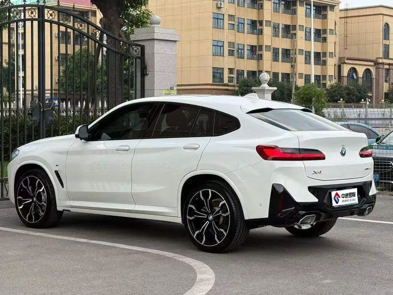 BMW X4 2022 xDrive 25i M Sport Package — 4