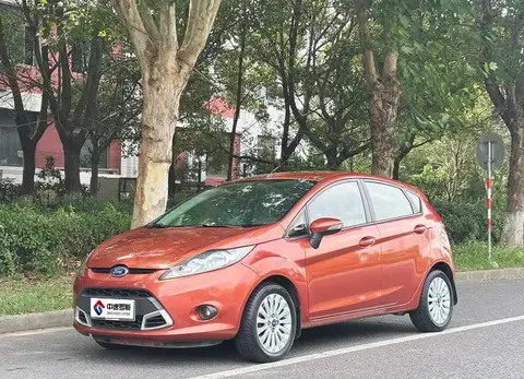 Carnival 2011 Hatchback 1.5L Automatic Fashion Model