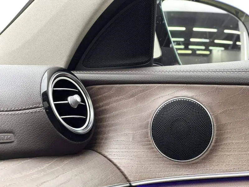 Mercedes-Benz E-Class 2020 E 260 L — 11