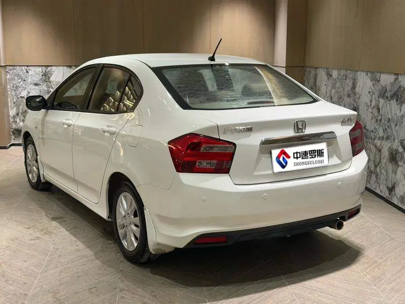 Classic 2014 Fashion 1.5L Automatic Elite Edition — 4
