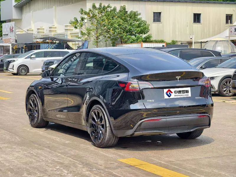 Model Y 2022 facelifted rear-wheel drive version — 4