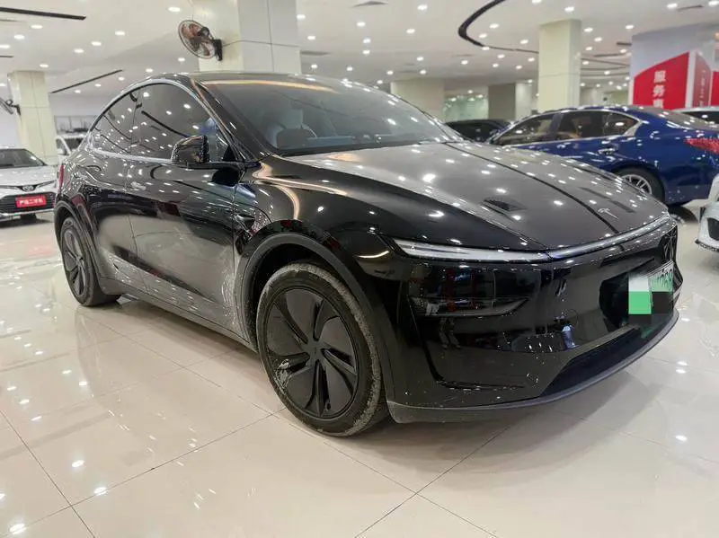 Model Y 2025 Facelift Long Range All-Wheel Drive Version — 3