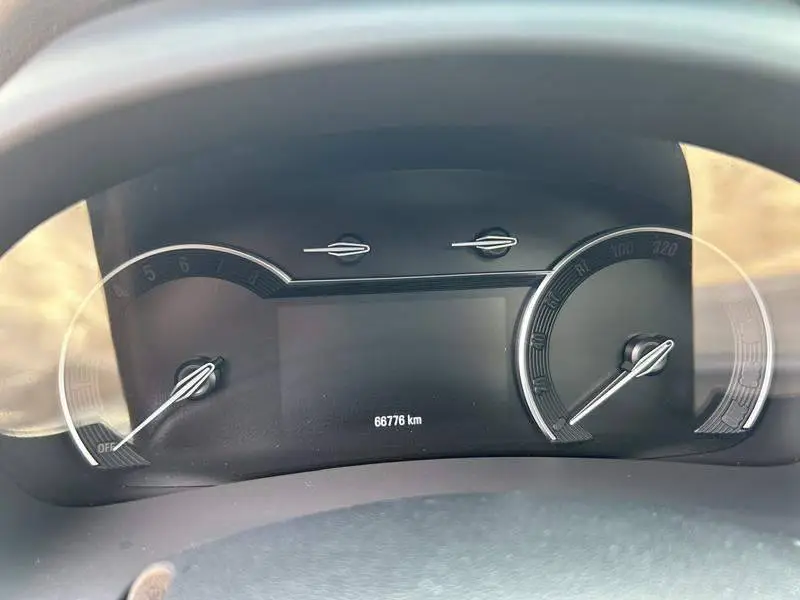 Buick GL8 2017 ES 28T Luxury National V — 9