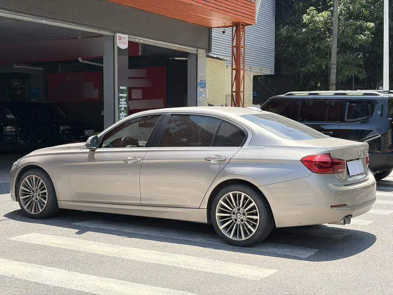 BMW 3 Series 2019 320Li Fashion Edition — 12