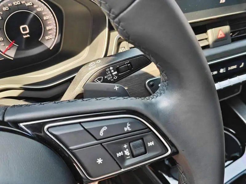 Audi A4L 2023 40 TFSI Luxury Dynamic Edition — 10