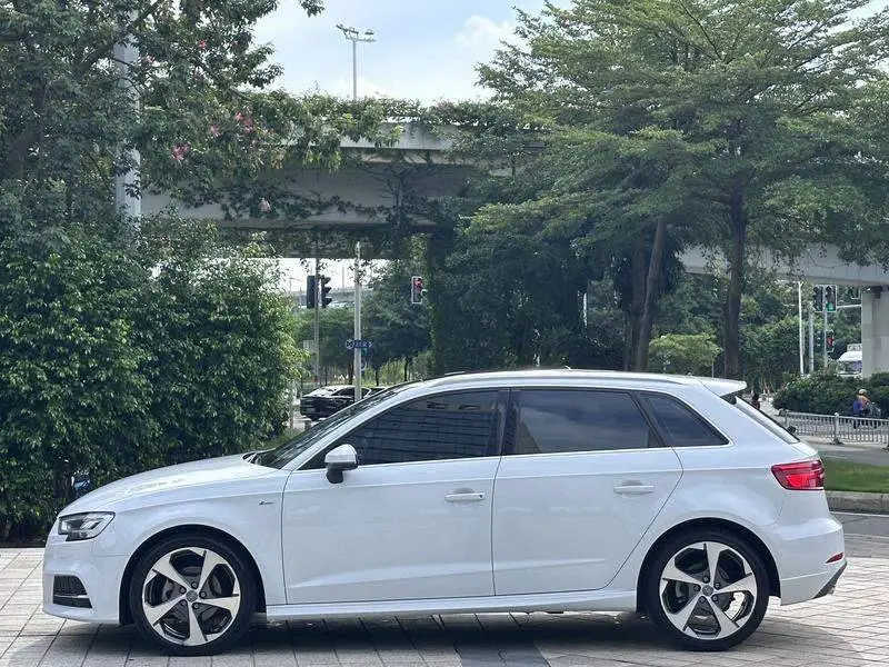 Audi A3 2017 Sportback 35 TFSI Sports — 3