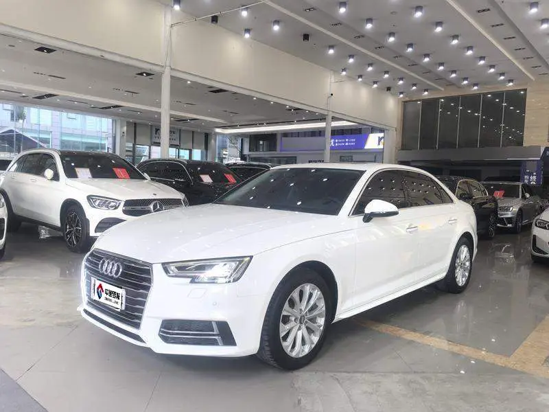 Audi A4L 2019 40 TFSI Progressive National VI