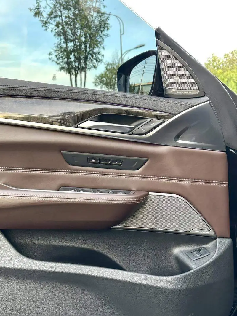 BMW 6 Series GT 2018 640i xDrive M Sport Package — 14
