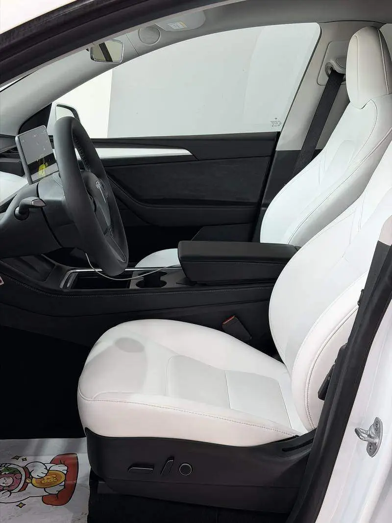 Model Y 2022 facelifted rear-wheel drive version — 15