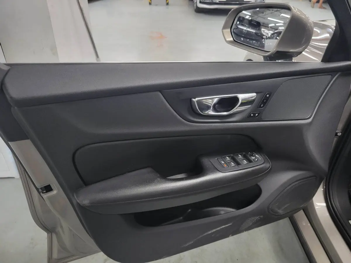 Volvo S60 2021 T4 Zhiyi Luxury Edition — 4