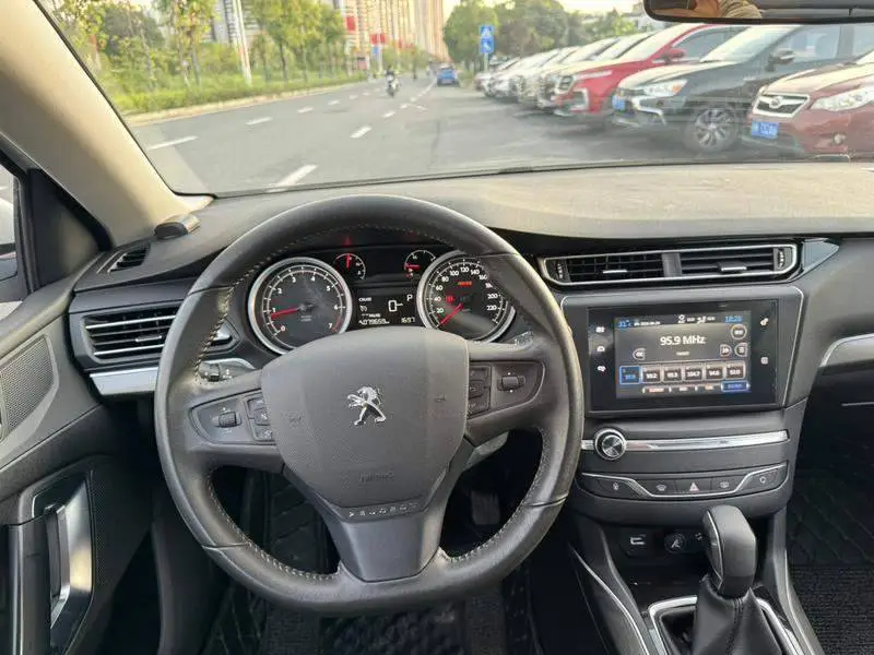 Peugeot 408 2015 1.2T Automatic Luxury Edition — 12
