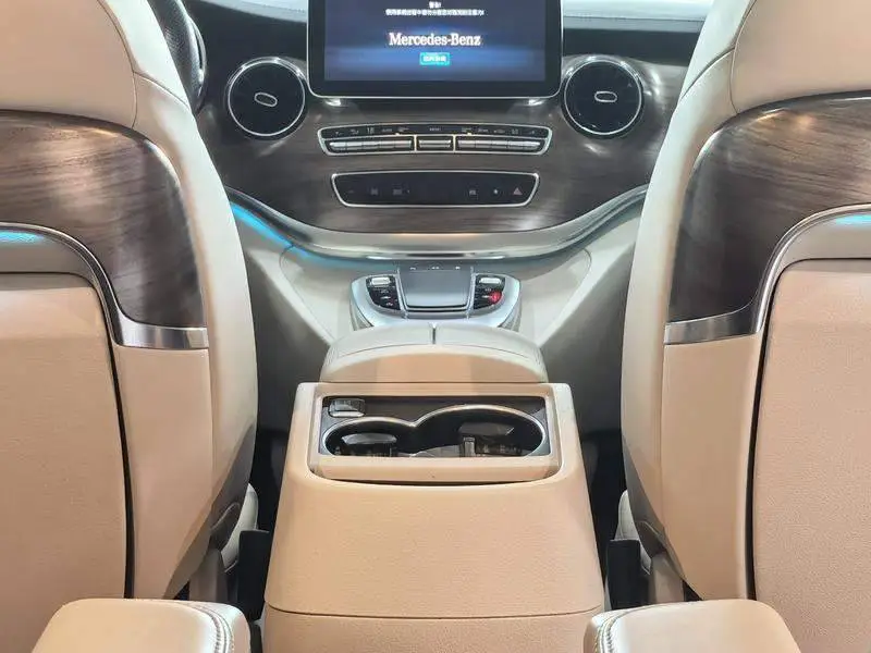 Mercedes-Benz V-Class 2022 V 260 L Long Wheelbase Luxury Edition — 11