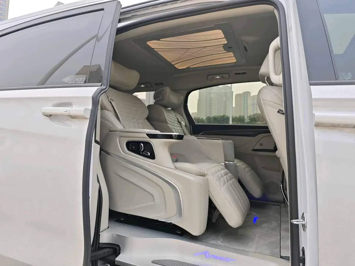 Buick GL8 2023 ES Lu Zun Comfort Edition — 11