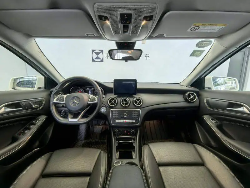 Mercedes-Benz GLA 2019 GLA 200 Dynamic — 10