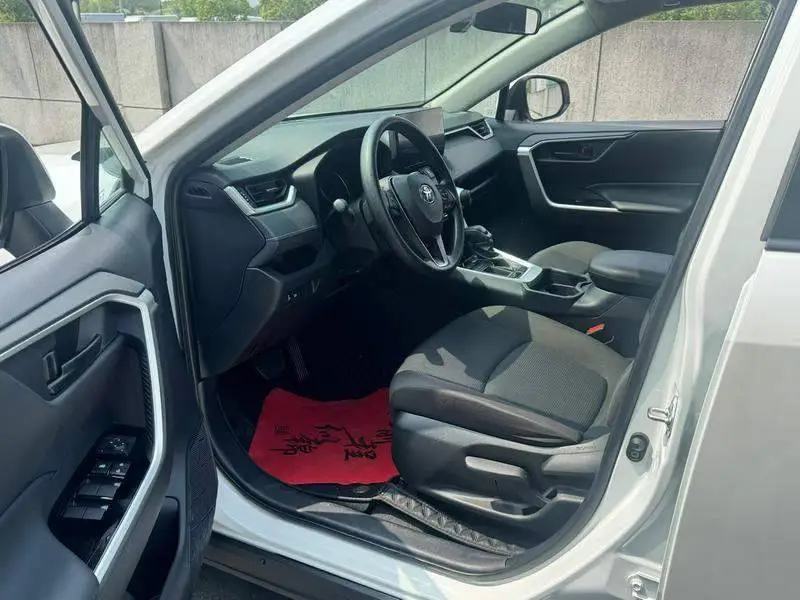 RAV4 Rongfang 2024 2.0L CVT 2WD Urban Edition — 8
