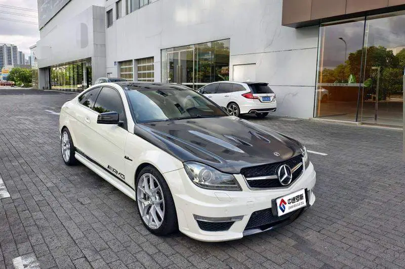 Mercedes-Benz C-Class AMG 2012 AMG C 63 Coupe Dynamic Edition — 3