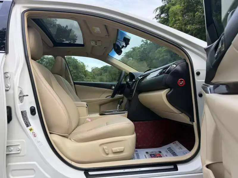 Camry 2015 Hybrid 2.5HG Luxury Navigation Edition — 12