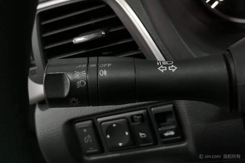 Sylphy 2022 Classic 1.6XE CVT Comfort Edition — 16