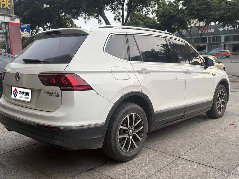 Tiguan L 2018 330TSI Automatic 2WD Luxury Edition — 4