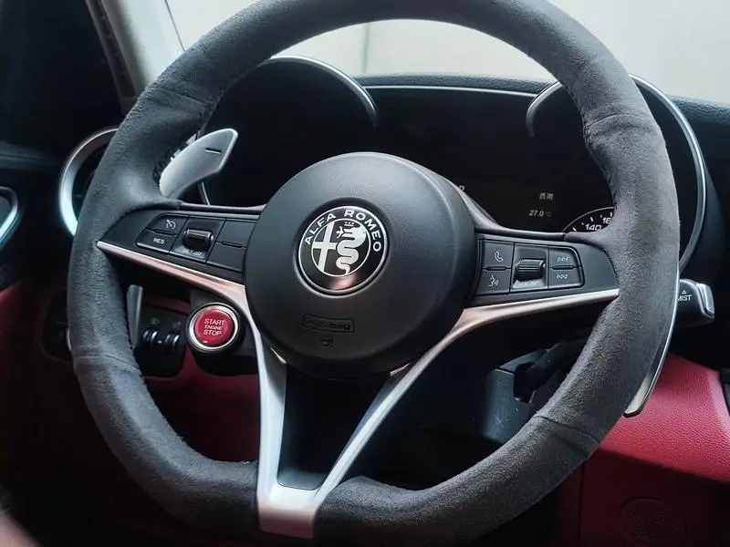 Giulia 2017 2.0T 200HP Deluxe Edition — 14