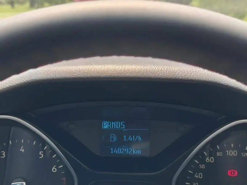 Fox 2012 Hatchback 1.6L Automatic Fashion Edition — 10