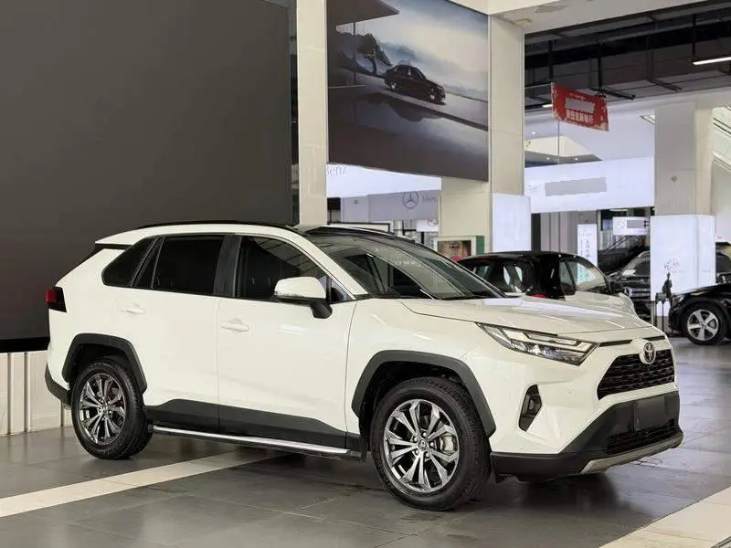 RAV4 Rongfang 2023 2.0L CVT 2WD Fashion Plus Edition — 2