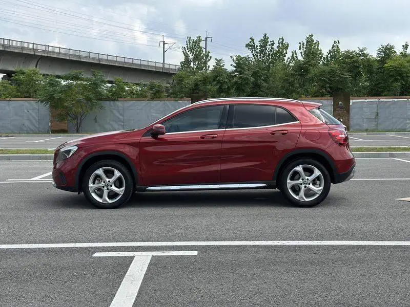 Mercedes-Benz GLA 2018 GLA 200 Dynamic — 4