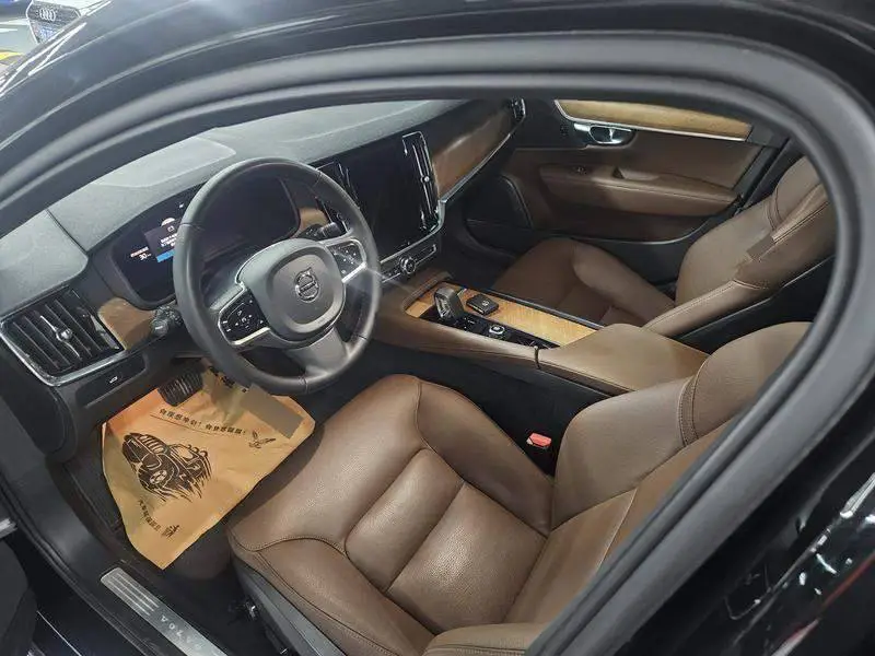 Volvo S90 2022 B5 Smart Luxury Edition — 10