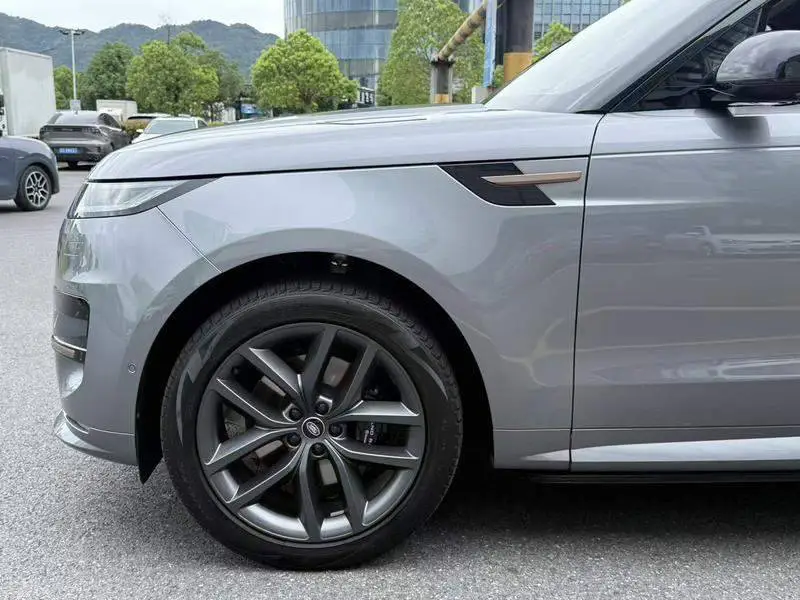 Range Rover Sport 2024 400PS Dynamic HSE — 4