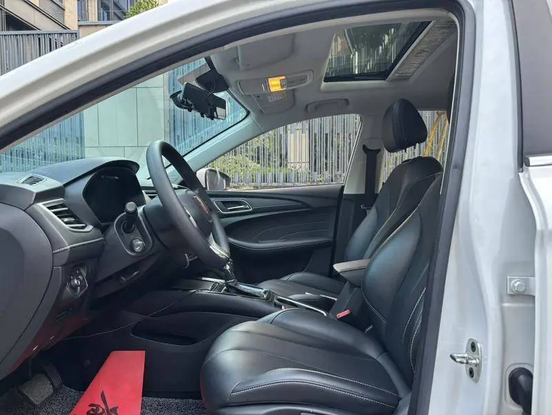 Roewe i5 2021 1.5L CVT Platinum Edition — 12