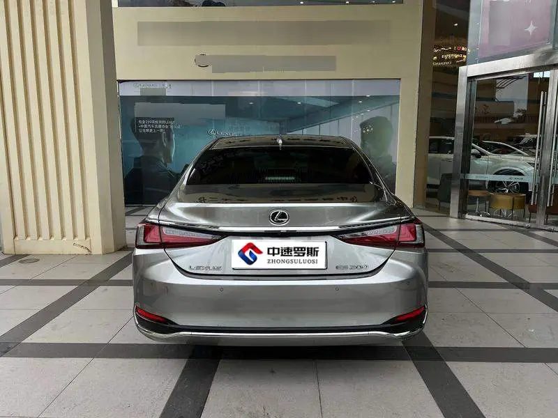 Lexus ES 2022 200 Excellence Edition — 3